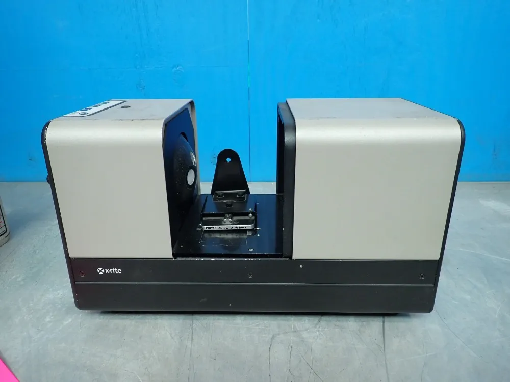 X-rite Benchtop Spectrophotometer And Accessories - Color I5