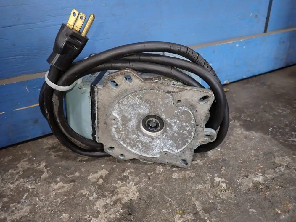 The Superior Electric Co 1.4 Kva Autotransformer - 3pn117c