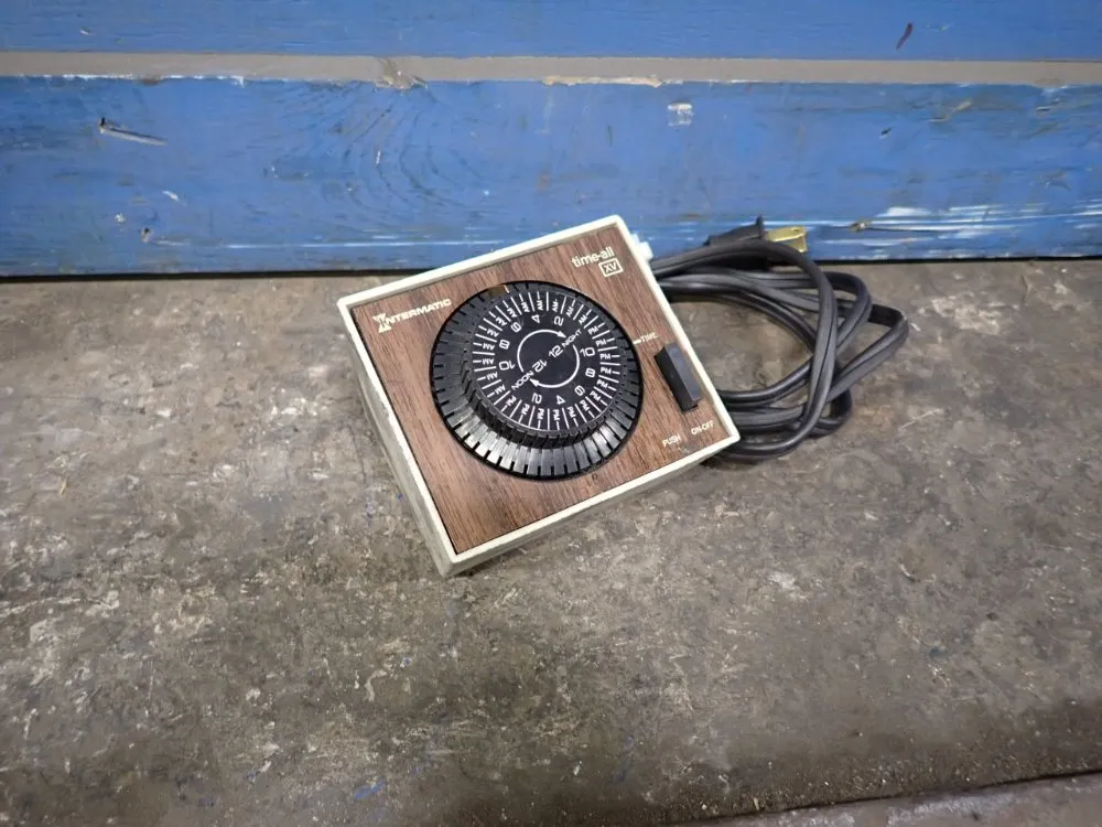 Intermatic Incorporated Automatic Timer - Eb11