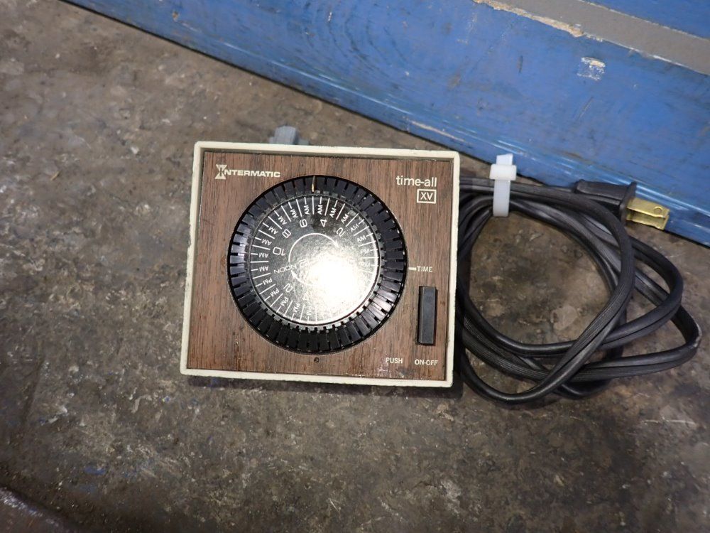 Intermatic Incorporated Automatic Timer - Eb11