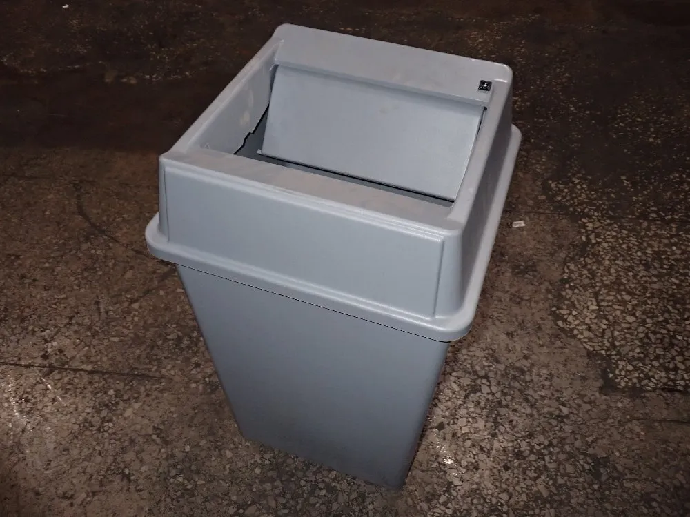 Rubbermaid Waste Bin