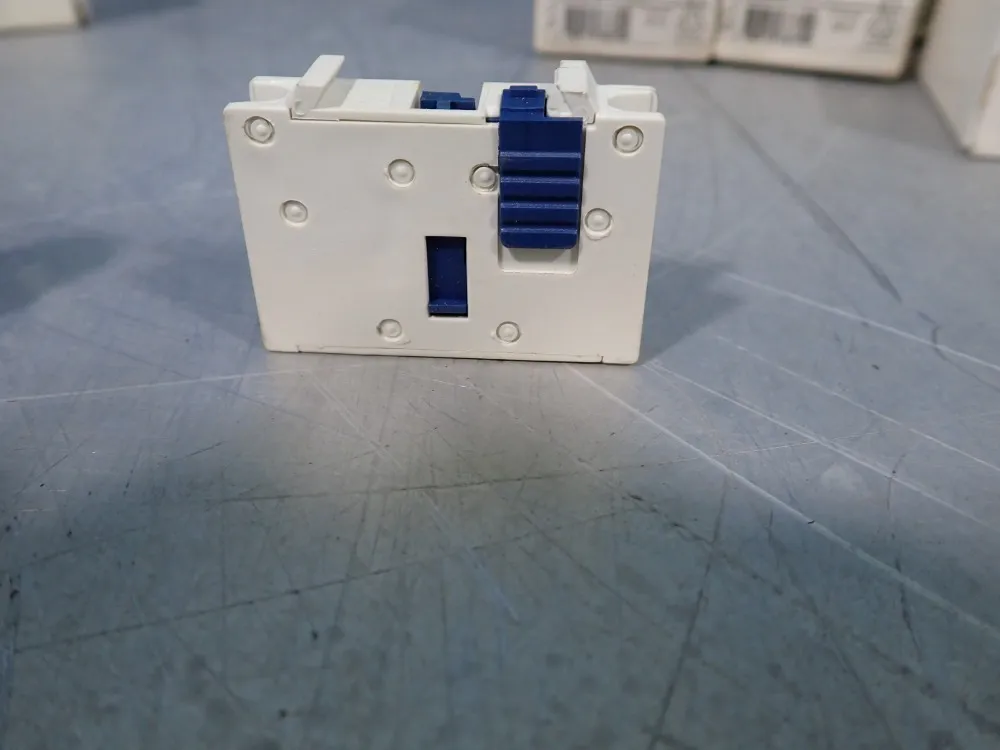 Schneider Electric Telemecanique Auxiliary Contact Block, Qty: 9 And Led Blub, Qty: 1 - Ladn10/dl1bdb4