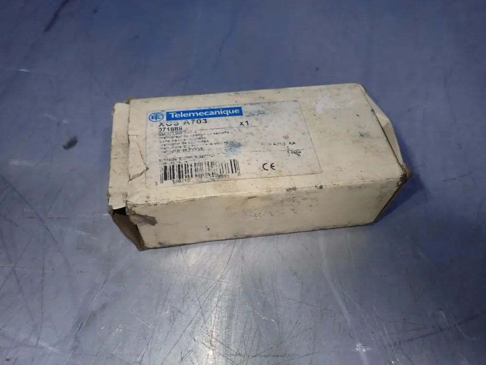 Telemecanique Safety Limit Switch - Xcsa703