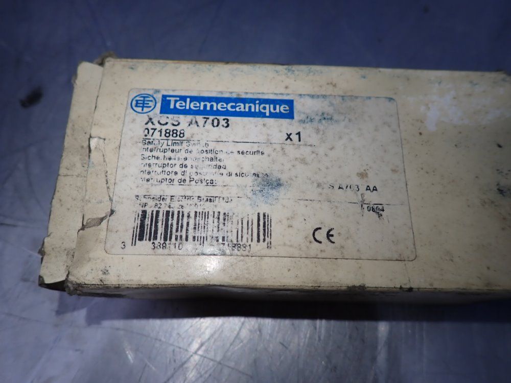 Telemecanique Safety Limit Switch - Xcsa703