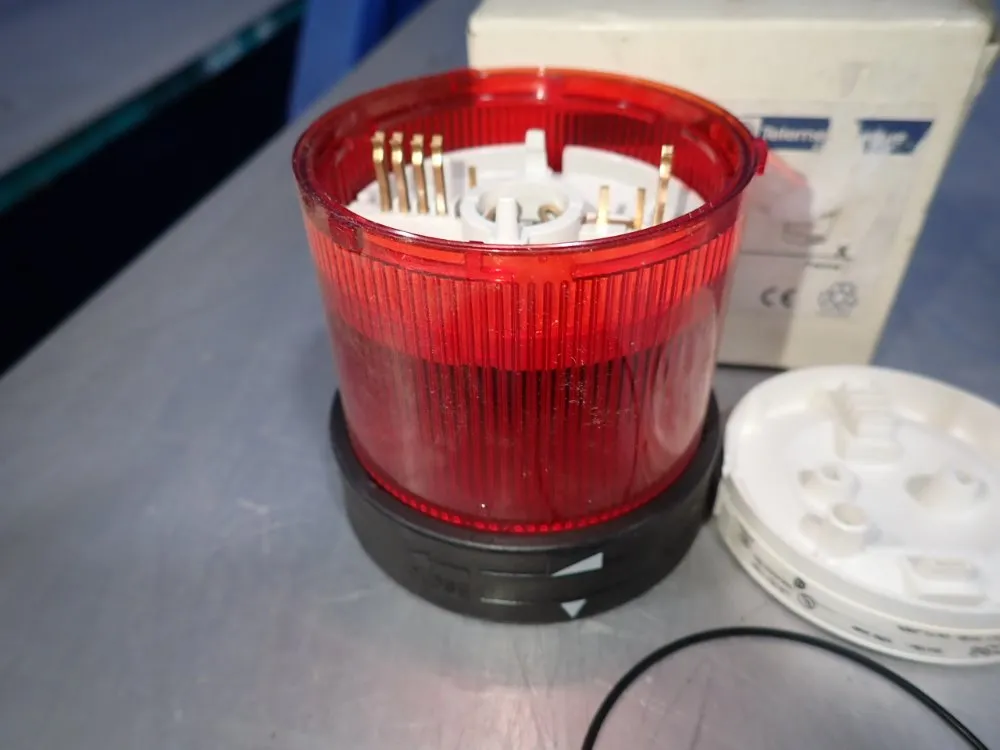 Telemecanique Red Steady Unit - Xvb C34