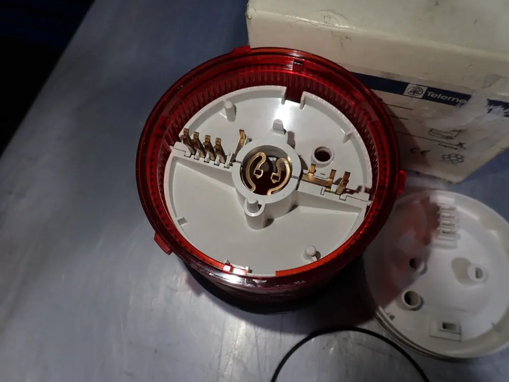 Telemecanique Red Steady Unit - Xvb C34