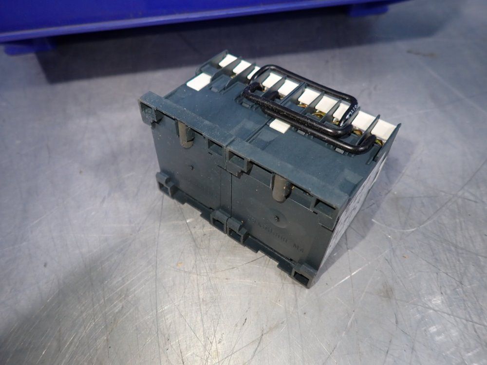 Square D Lot Of 18 Reversing Contactors - Lc2k0610f72