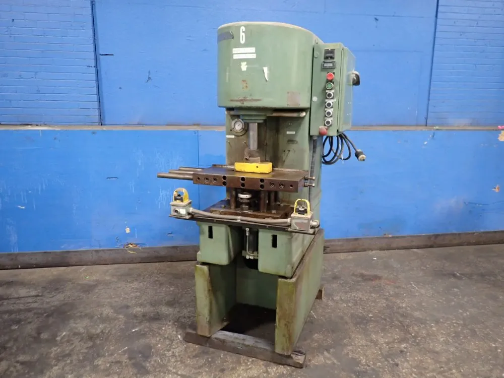 8 Ton Hydraulic Press - M8c02a71a44a35s05