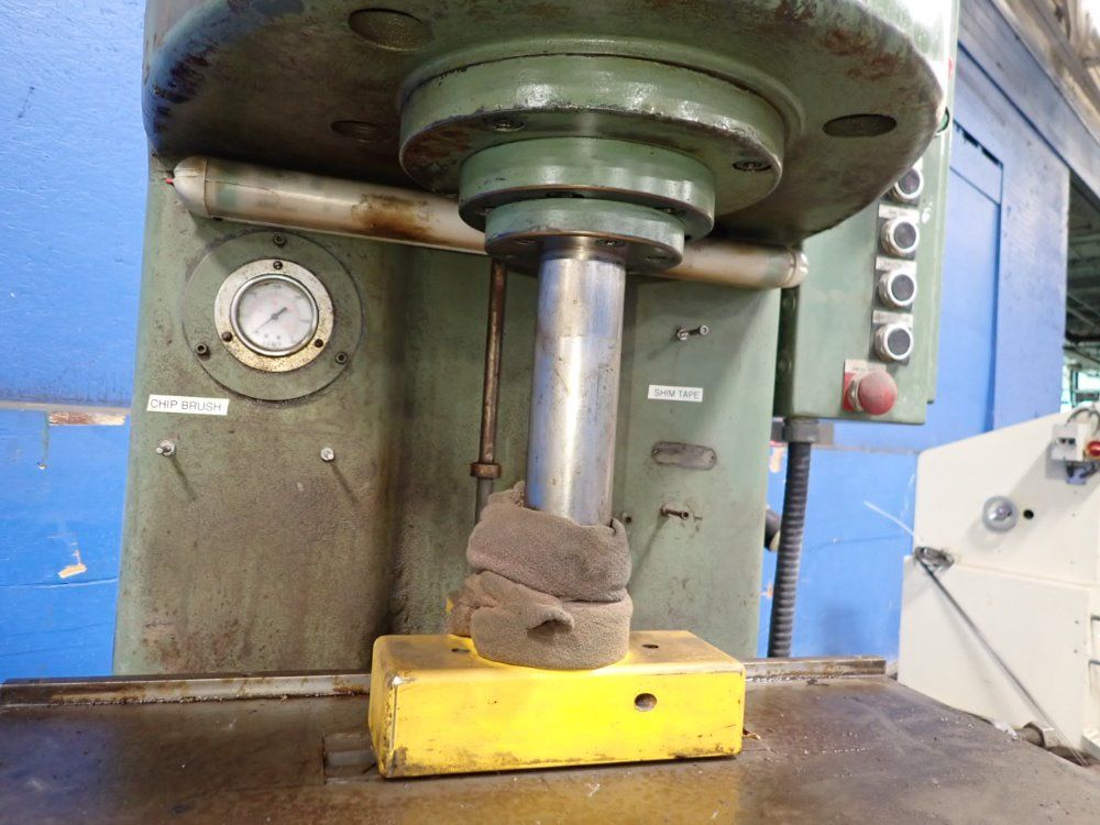 8 Ton Hydraulic Press - M8c02a71a44a35s05