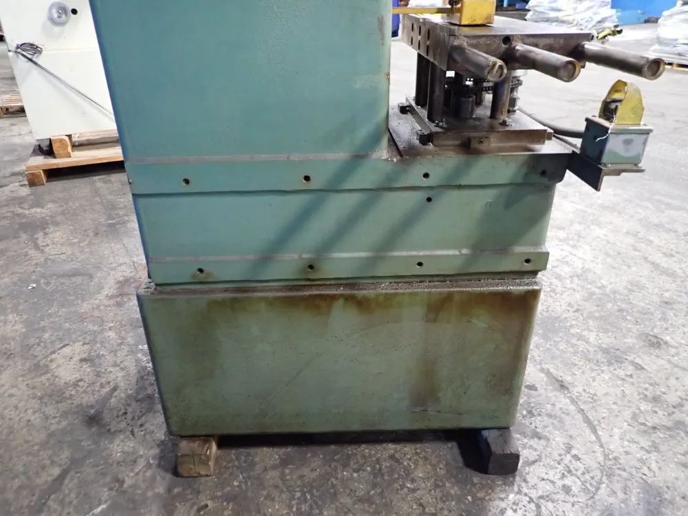 8 Ton Hydraulic Press - M8c02a71a44a35s05