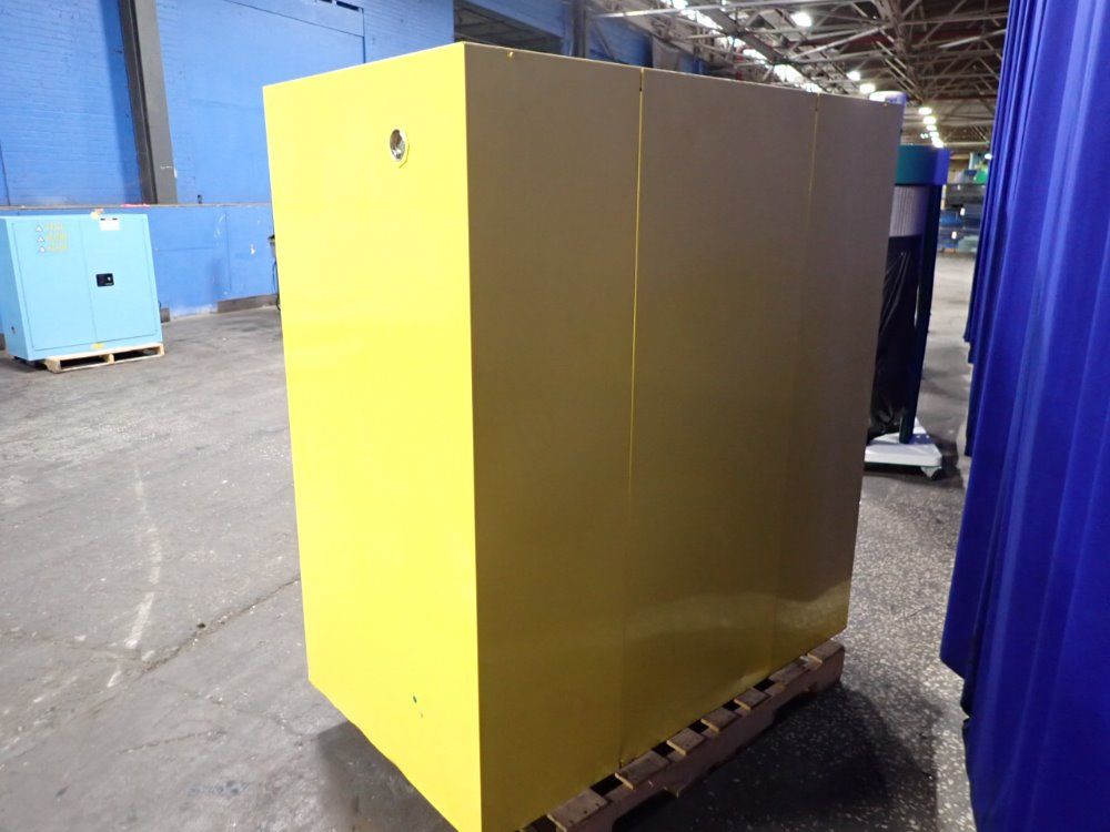 Uline 55 Gallon Flammable Storage Cabinet - H-3686m