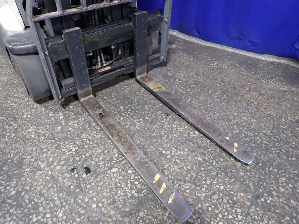 Crown 2600 Lbs Electric Stand Up Forklift - Rc 5500 Series