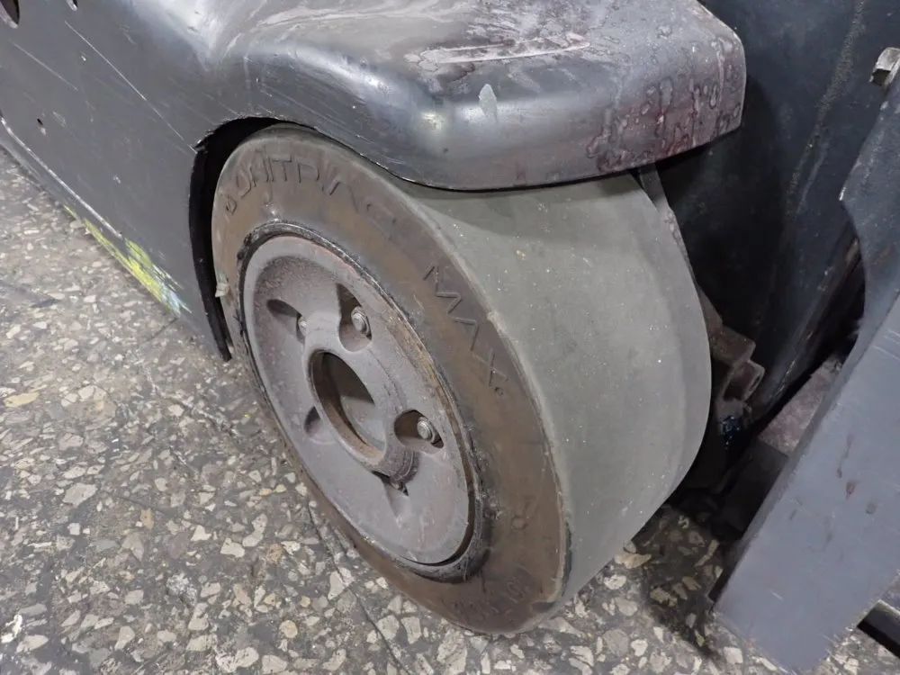 Crown 2600 Lbs Electric Stand Up Forklift - Rc 5500 Series