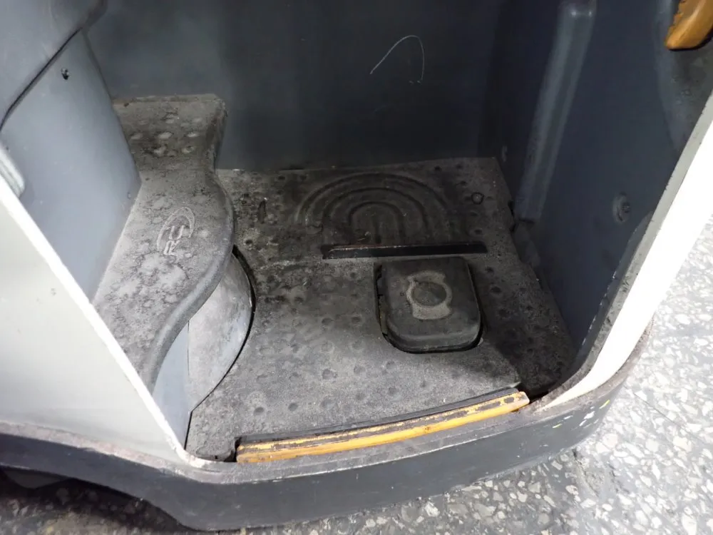 Crown 2600 Lbs Electric Stand Up Forklift - Rc 5500 Series