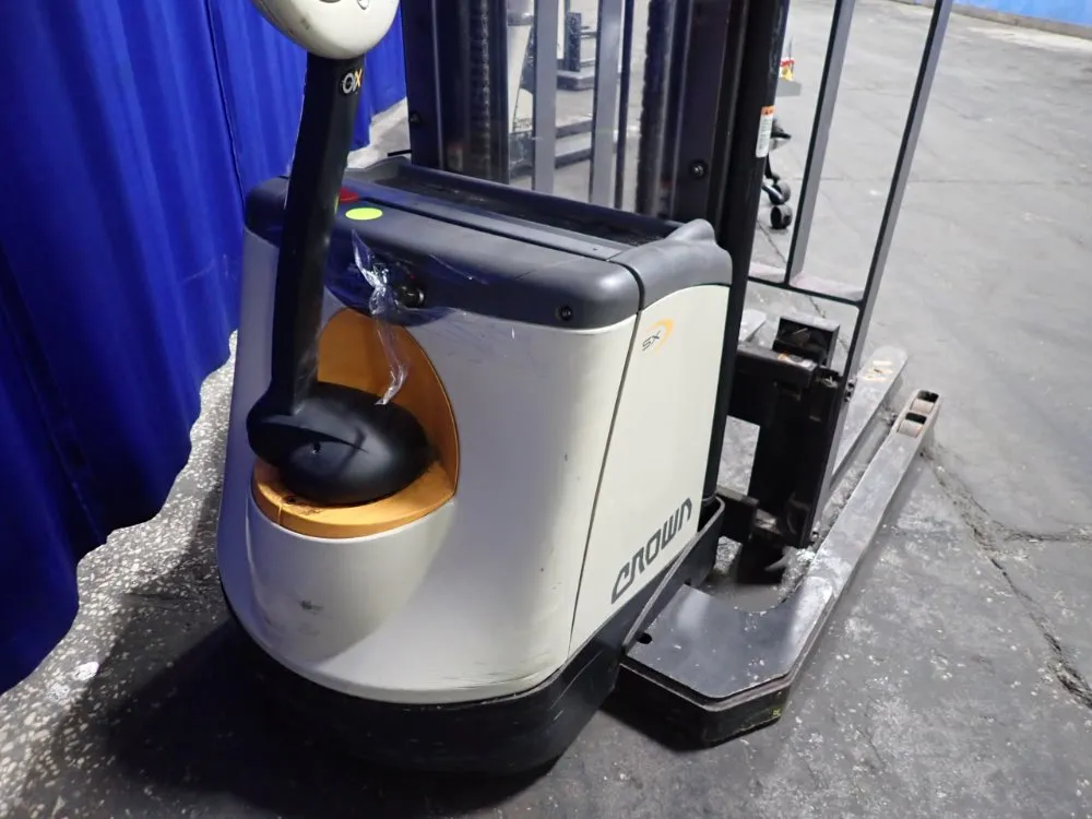 Crown 4000 Lbs Electric Walk Behind Forklift - Sx 3000 Series