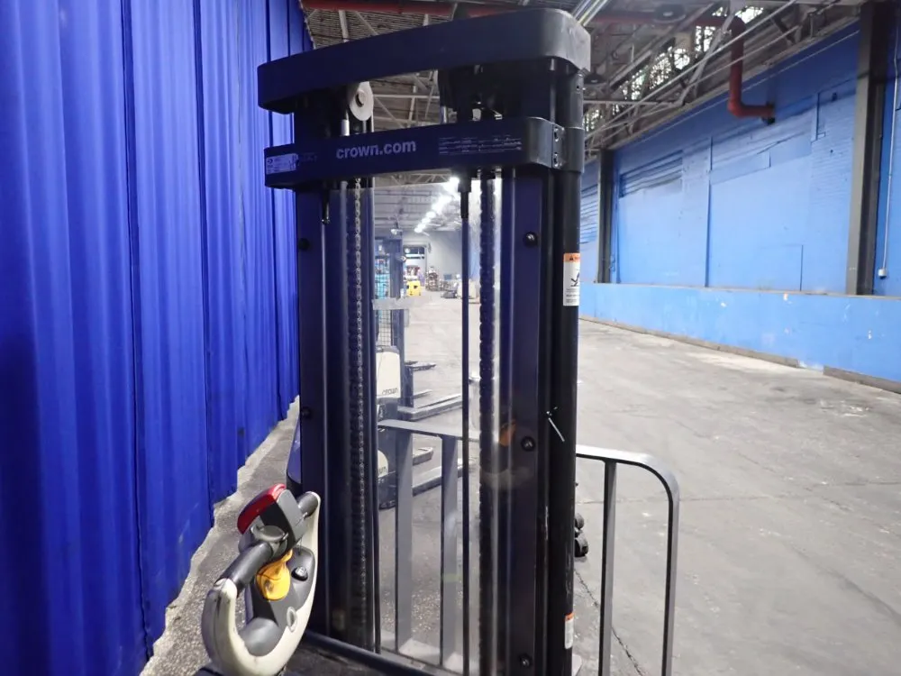 Crown 4000 Lbs Electric Walk Behind Forklift - Sx 3000 Series