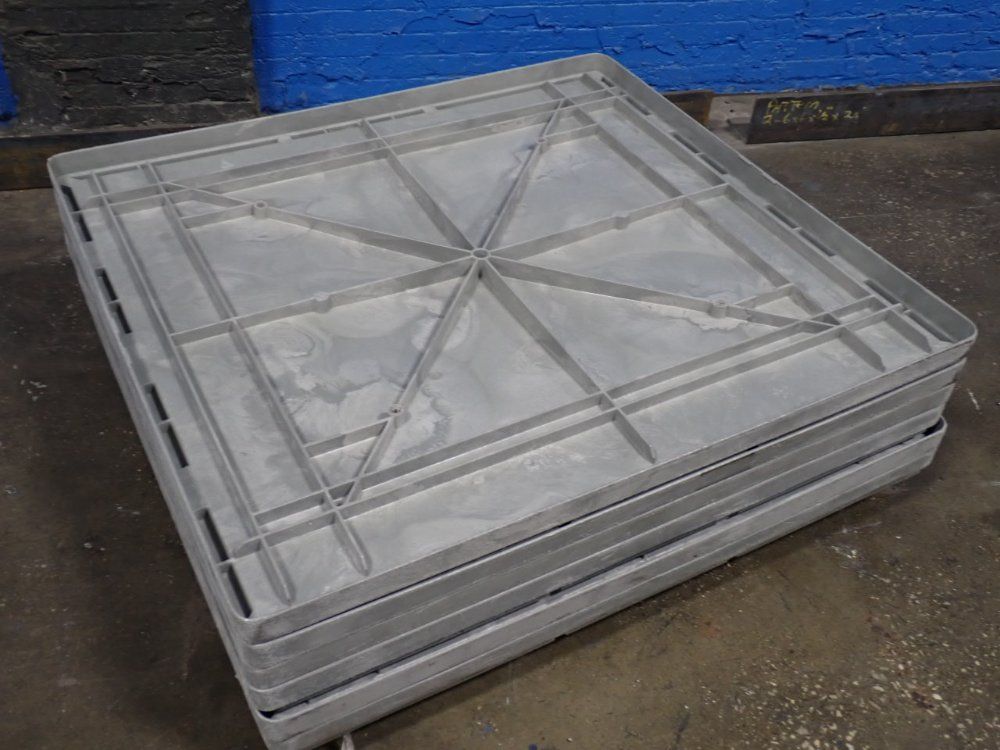 Buckhorn Plastic Crate Lids