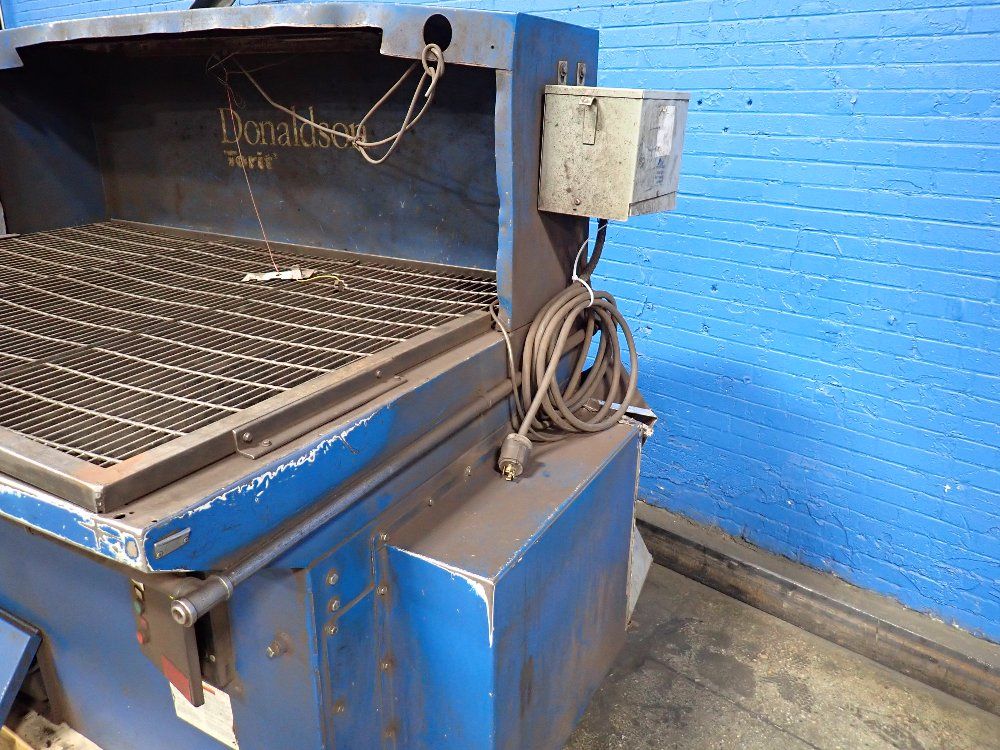 Donaldson Torit 50" X 73" Down Draft Table - Db3000