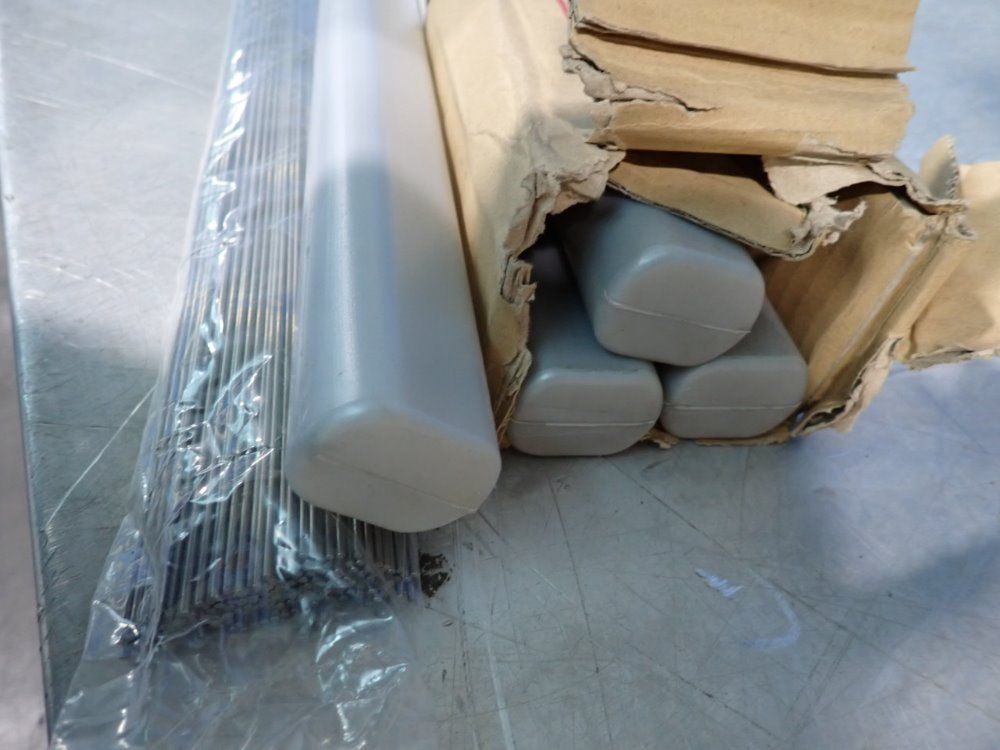 Nikko Yozai Mfg Co Lot Of 4 Welding Rods - Bk-660r