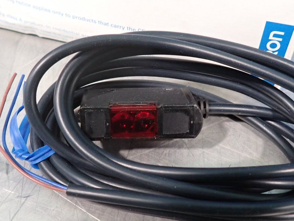 Omron Photoelectric Switch - E3s-at61-l