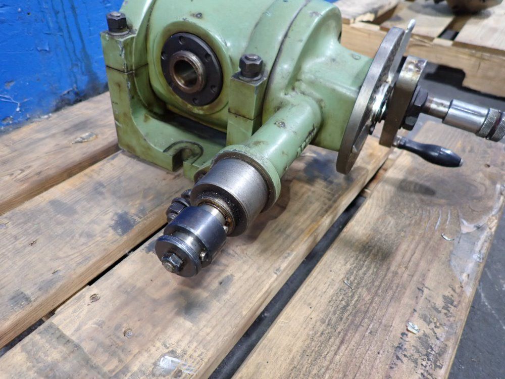 Universal Dividing Head
