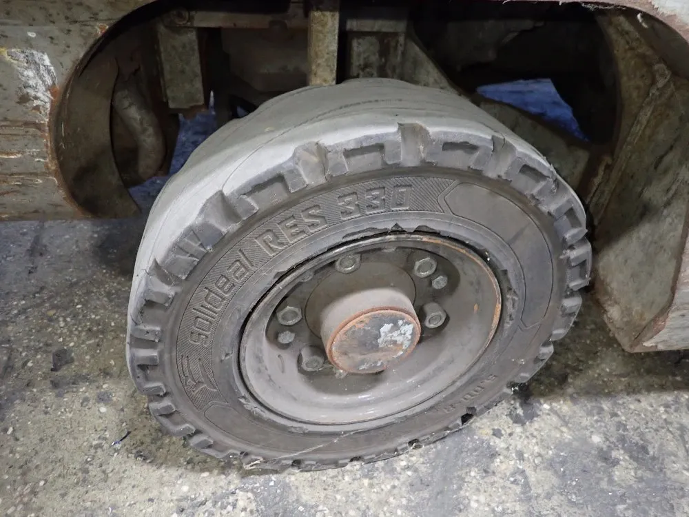 Nissan 3900 Lbs Propane Forklift - Mpl01a20lv