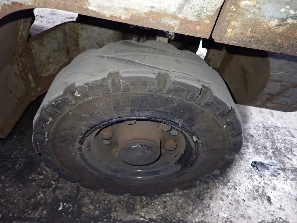 Nissan 3900 Lbs Propane Forklift - Mpl01a20lv