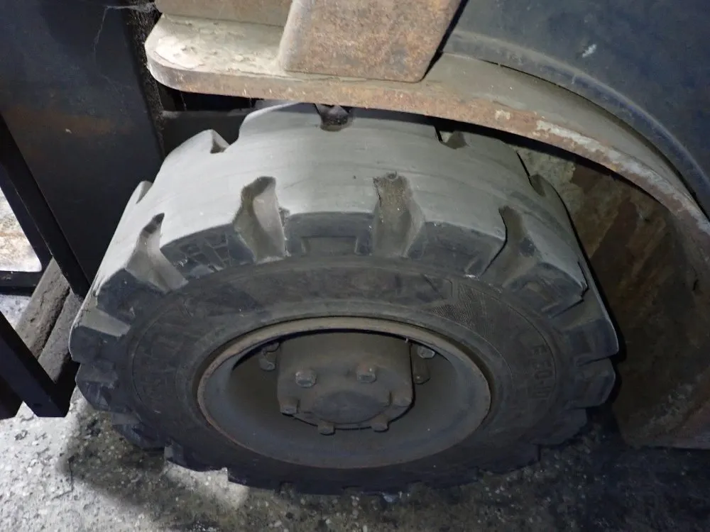 Nissan 3900 Lbs Propane Forklift - Mpl01a20lv