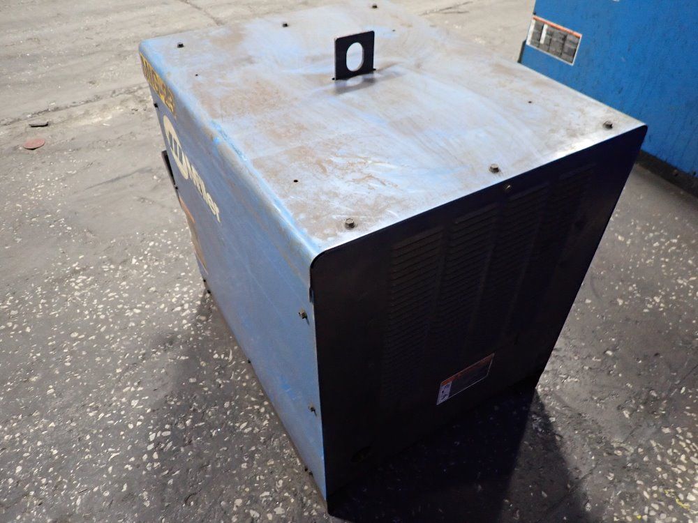 Miller 300 Amp Welder - Deltaweld 302