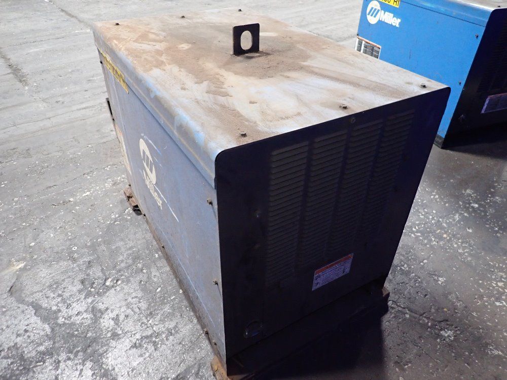 Miller 450 Amp Welder - Deltaweld 452