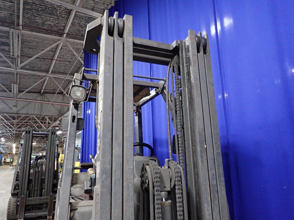 Nissan 4400 Lbs Propane Forklift - Mcp1f2a25lv