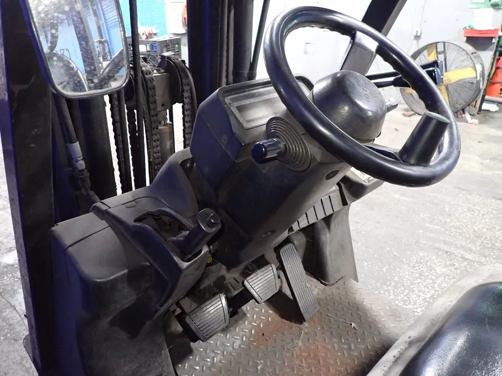 Nissan 4400 Lbs Propane Forklift - Mcp1f2a25lv