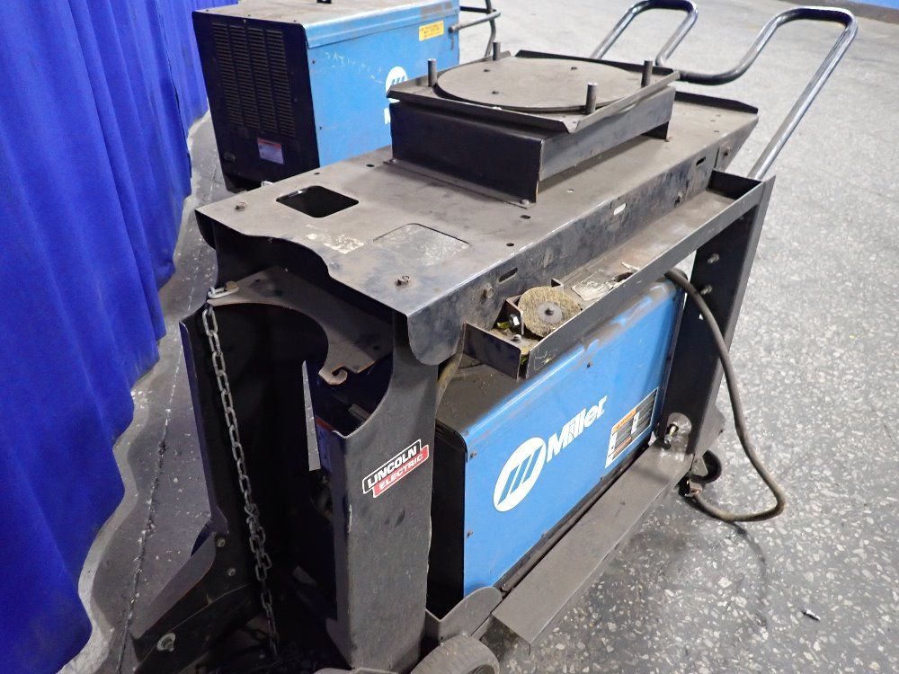 Miller 450 Amp Welder - Invision 456p