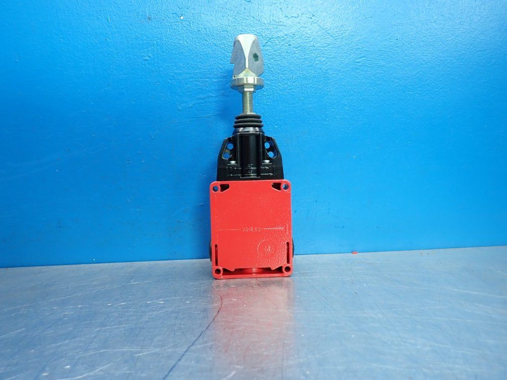 Banner 75m Integral E-stop Button - Rp-rm83f-75lt