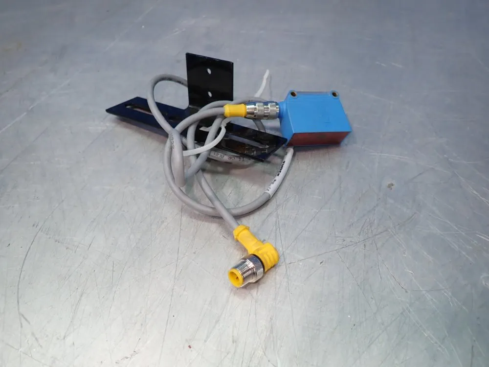 Sick Photoelectric Sensor - Gl10-p4111