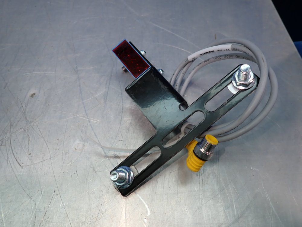 Sick Photoelectric Sensor - Gl10-p4111