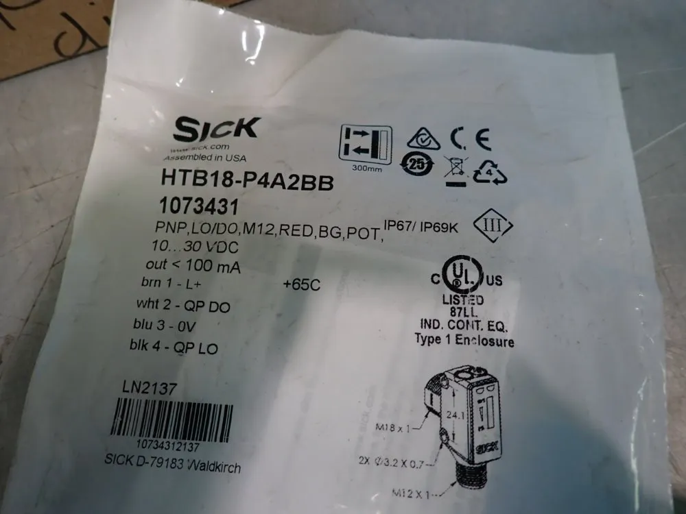 Sick Lot Of 8 Photoelectric Sensors - Htb18-p4a2bb