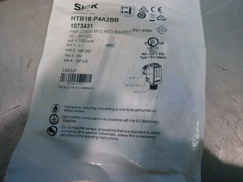 Sick Lot Of 8 Photoelectric Sensors - Htb18-p4a2bb