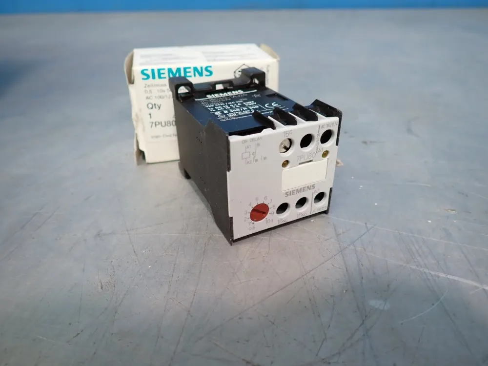 Siemens Timing Relay - 7pu8040-1aj20