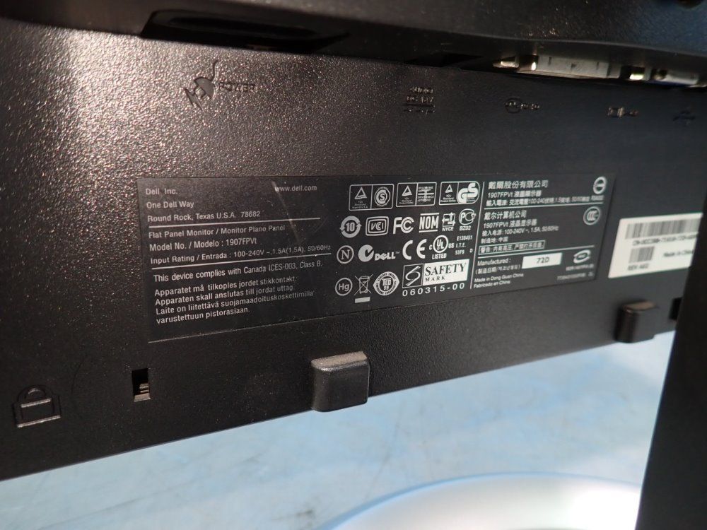 Dell 19" Monitor - 1907fpvt