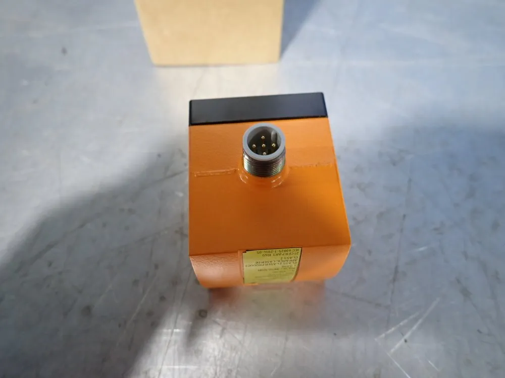 Ifm Photoelectric Distance Sensor - 01d100