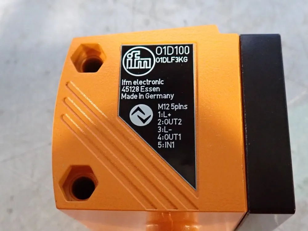 Ifm Photoelectric Distance Sensor - 01d100