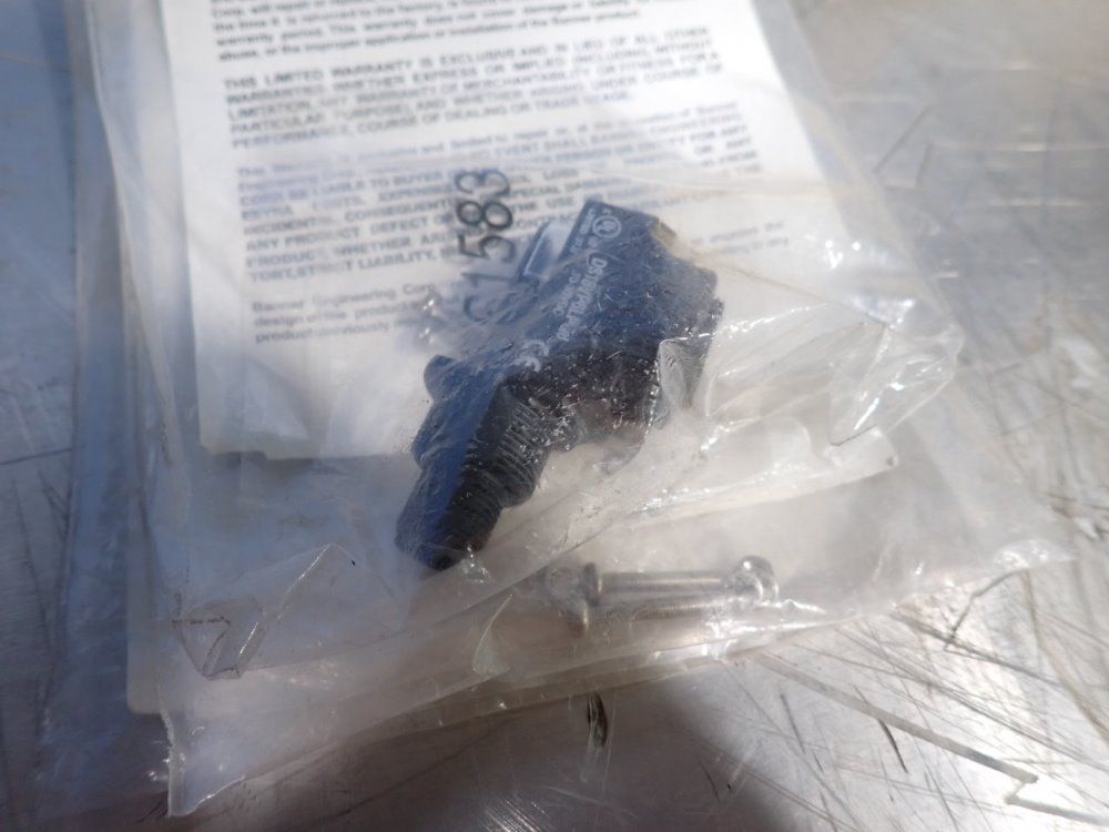 Banner Lot Of 7 Sensors - Ds18vp6lpq8