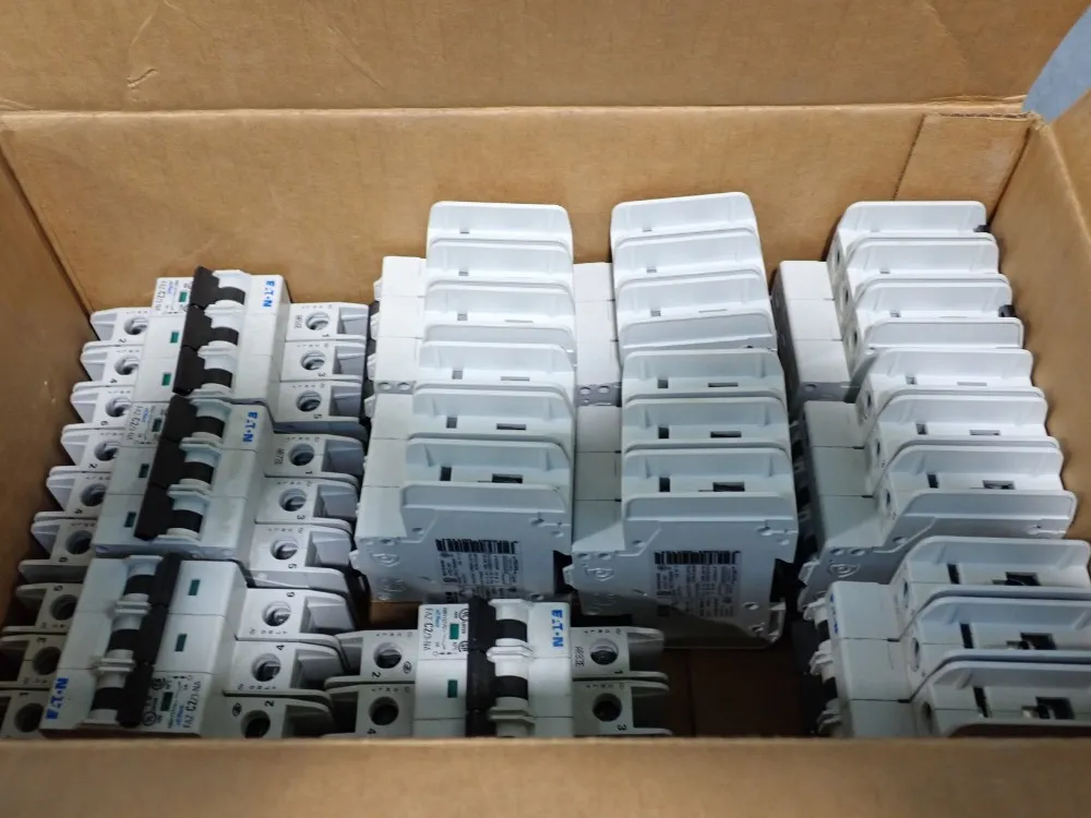Eaton Circuit Breakers, Qty: 11 - Faz-c2/3-na