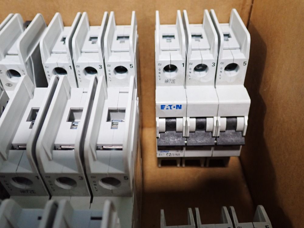 Eaton Circuit Breakers, Qty: 11 - Faz-c2/3-na
