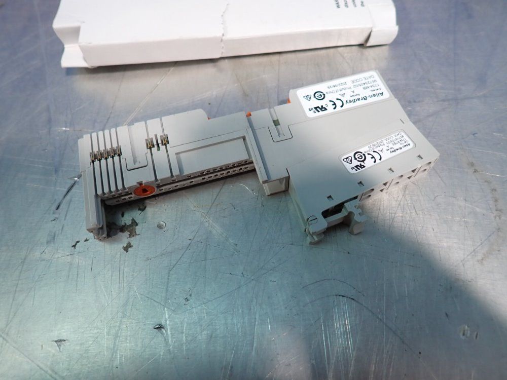 Allen Bradley Lot Of 16 I/o Mounting Bases - 1734-tbs