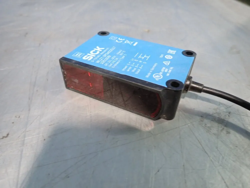 Sick Photoelectric Sensor - Wl27-3p3402s17