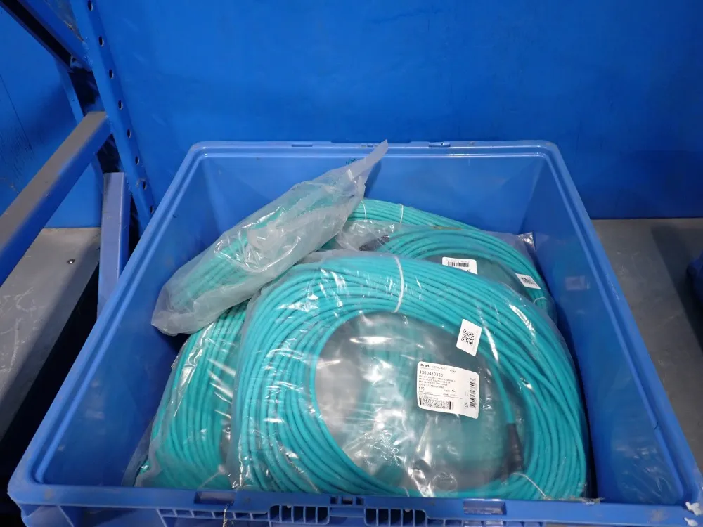 Molex Woodhead Cables, Qty: 8 - 1300480323, 1300480102