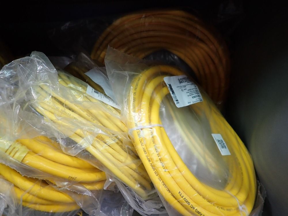 Molex Woodhead Cables, Qty: 14