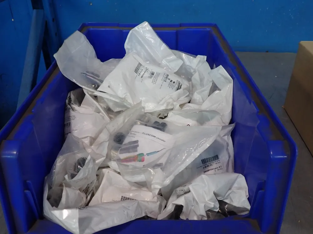 Phoenix Contact Device Connector, Qty: 39 - Ca-17p1n8a8008s